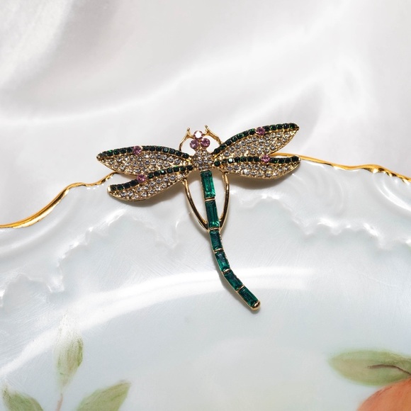✨Betsey Johnson Leandra Dragonfly Rhinestone Brooch - Picture 4 of 6